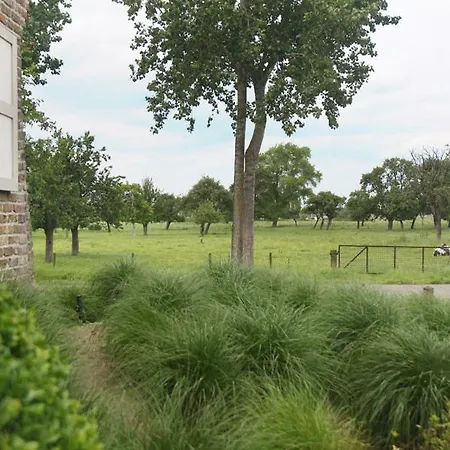 فندق مبيت وإفطار Les Champs De
